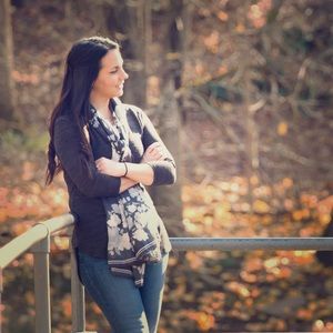 Meet your Posher, Caitlin